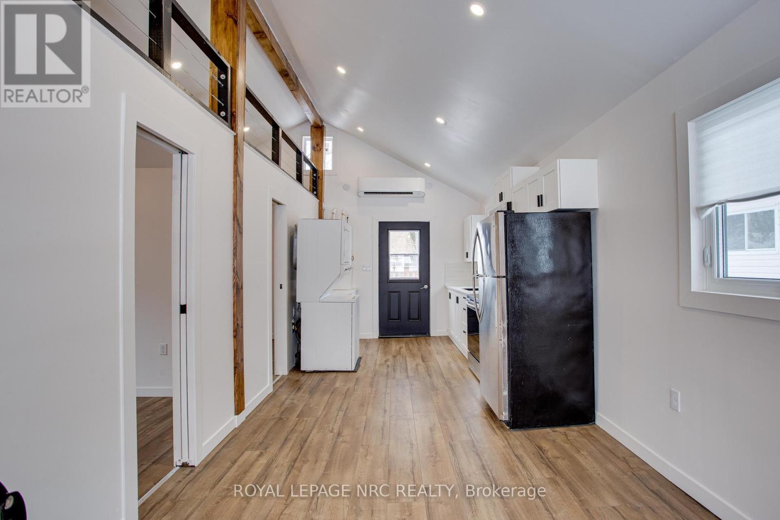 












323 OXFORD AVENUE

,
Fort Erie (Crystal Beach),




Ontario
L0S1B0

