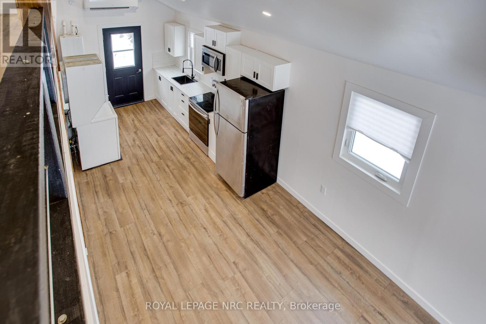 












323 OXFORD AVENUE

,
Fort Erie (Crystal Beach),




Ontario
L0S1B0

