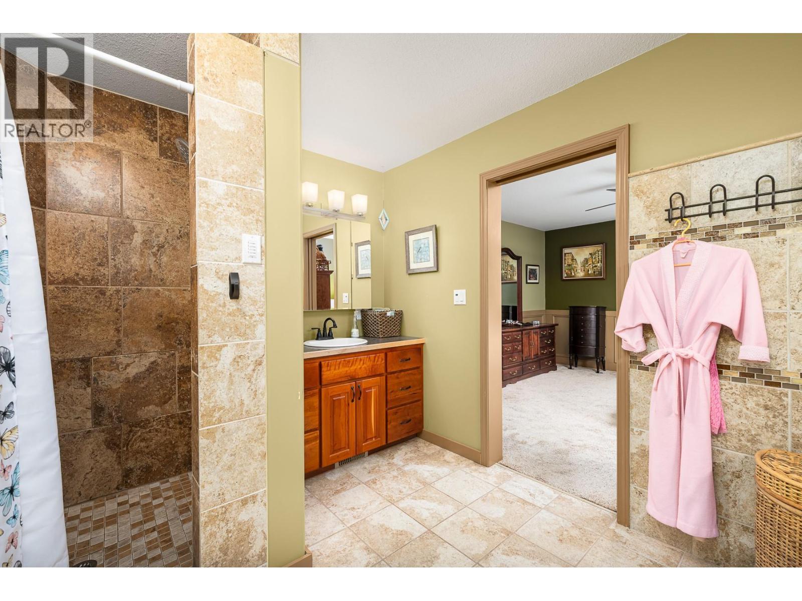 












1021 Kootenay Place

,
Creston,




British Columbia
V0B1G3

