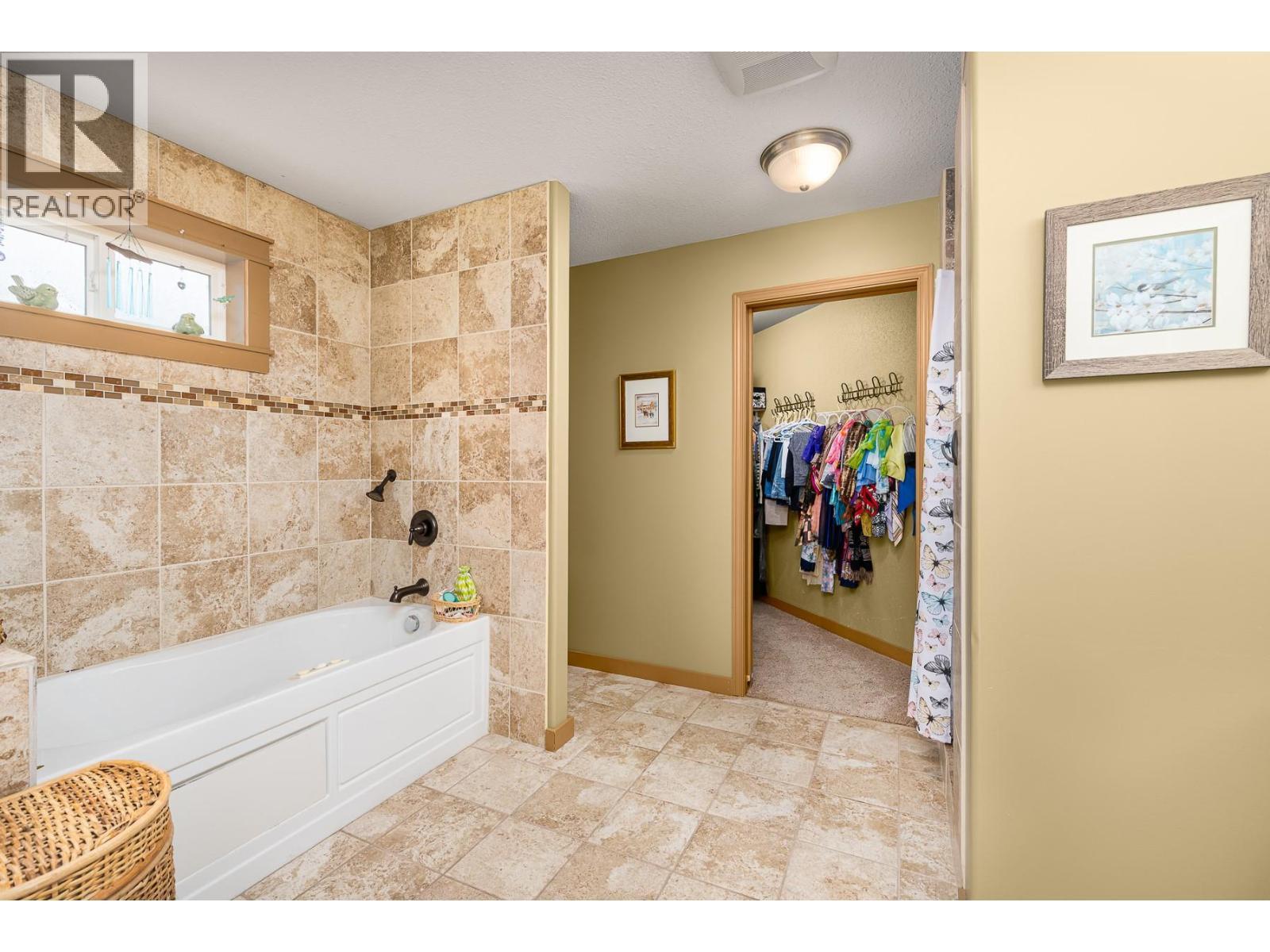 












1021 Kootenay Place

,
Creston,




British Columbia
V0B1G3

