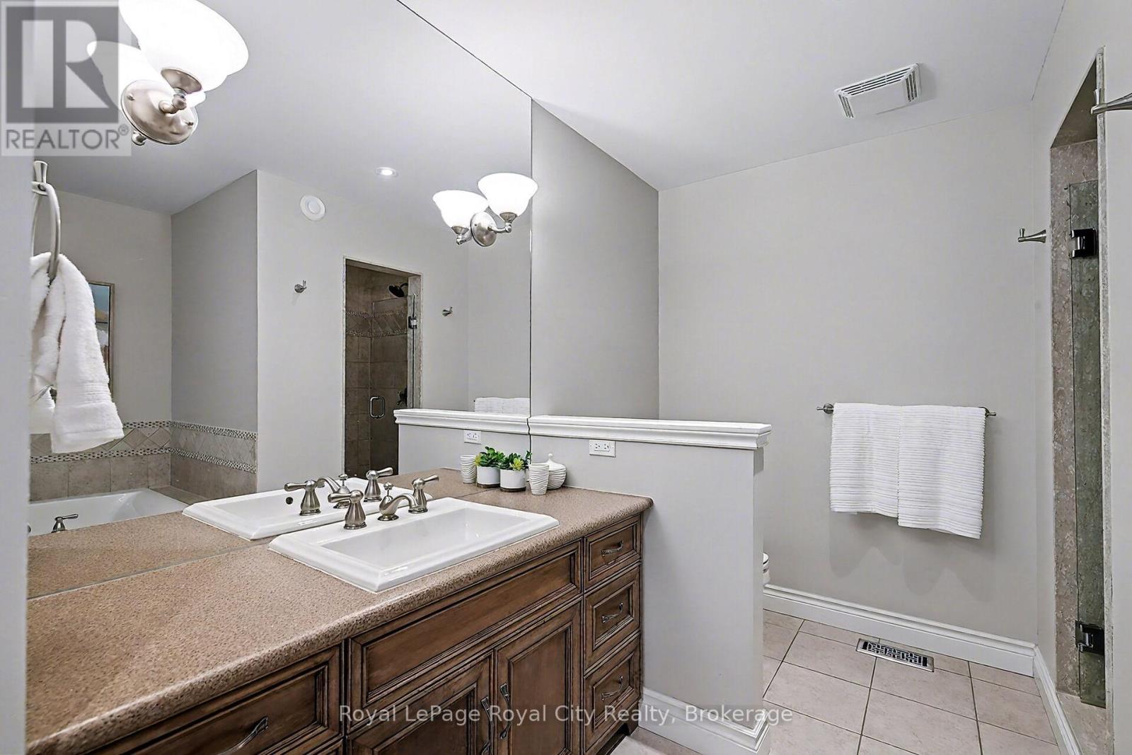 












8 ZADUK PLACE

,
Guelph (Kortright East),




Ontario
N1G0A7

