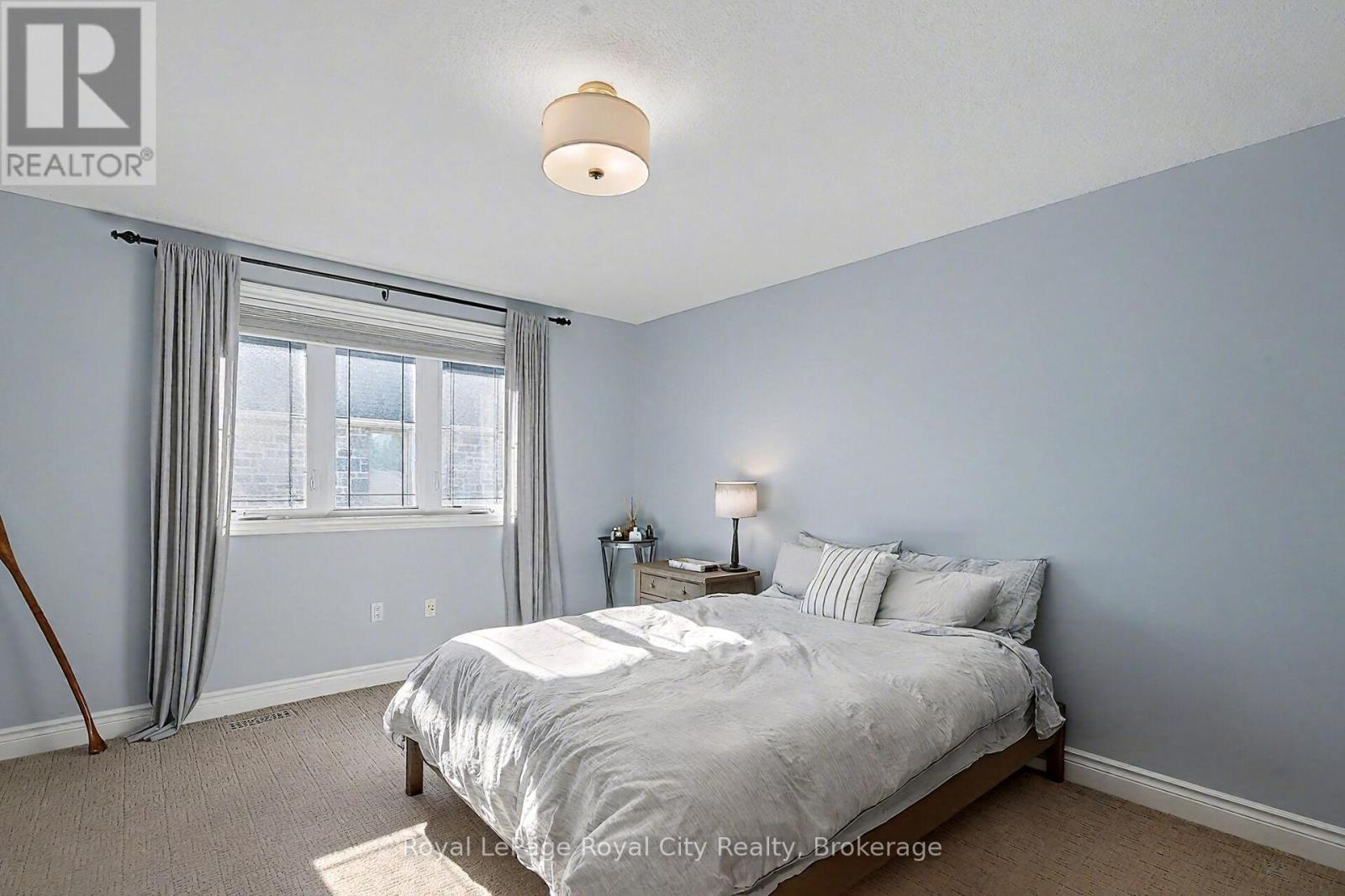 












8 ZADUK PLACE

,
Guelph (Kortright East),




Ontario
N1G0A7

