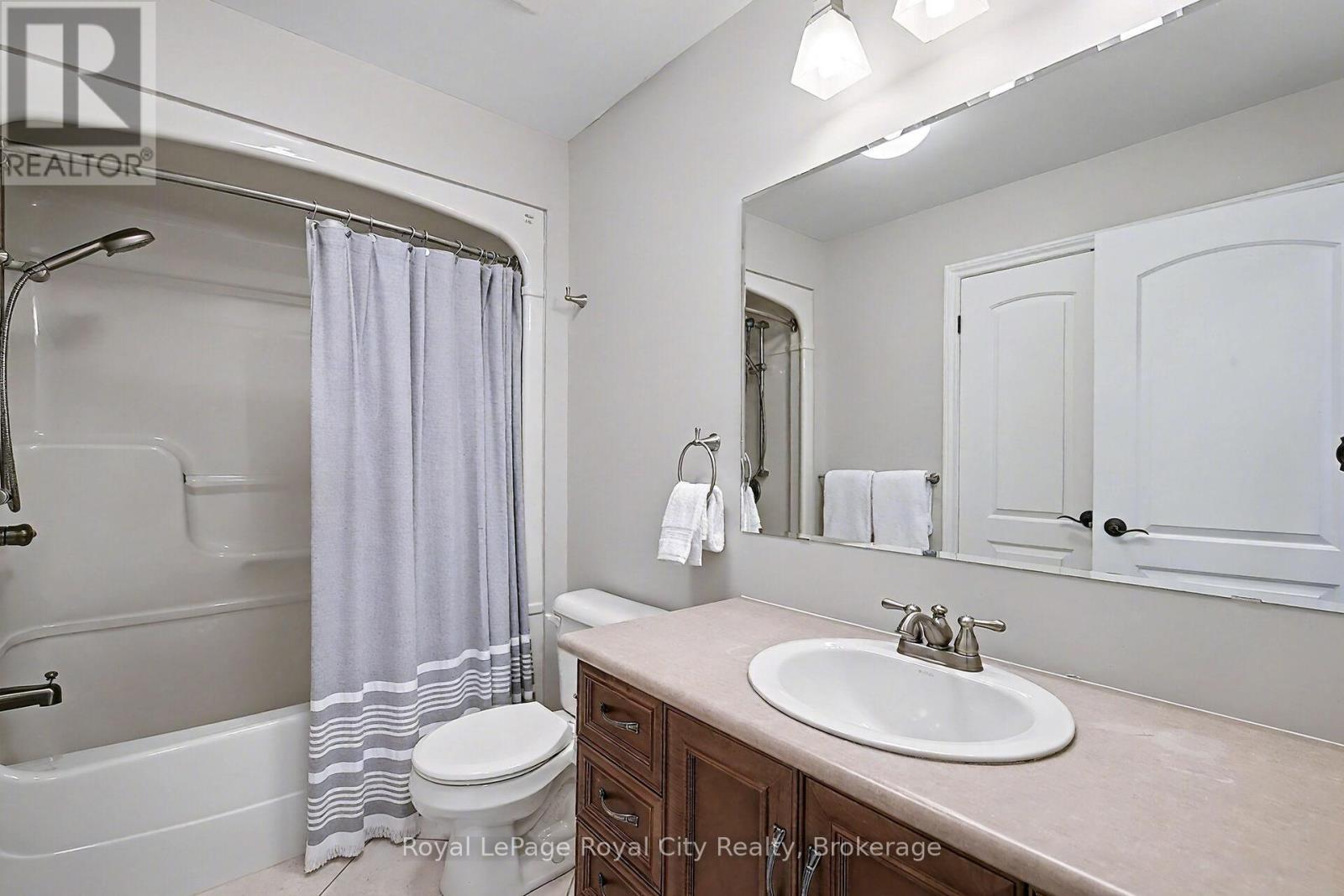 












8 ZADUK PLACE

,
Guelph (Kortright East),




Ontario
N1G0A7

