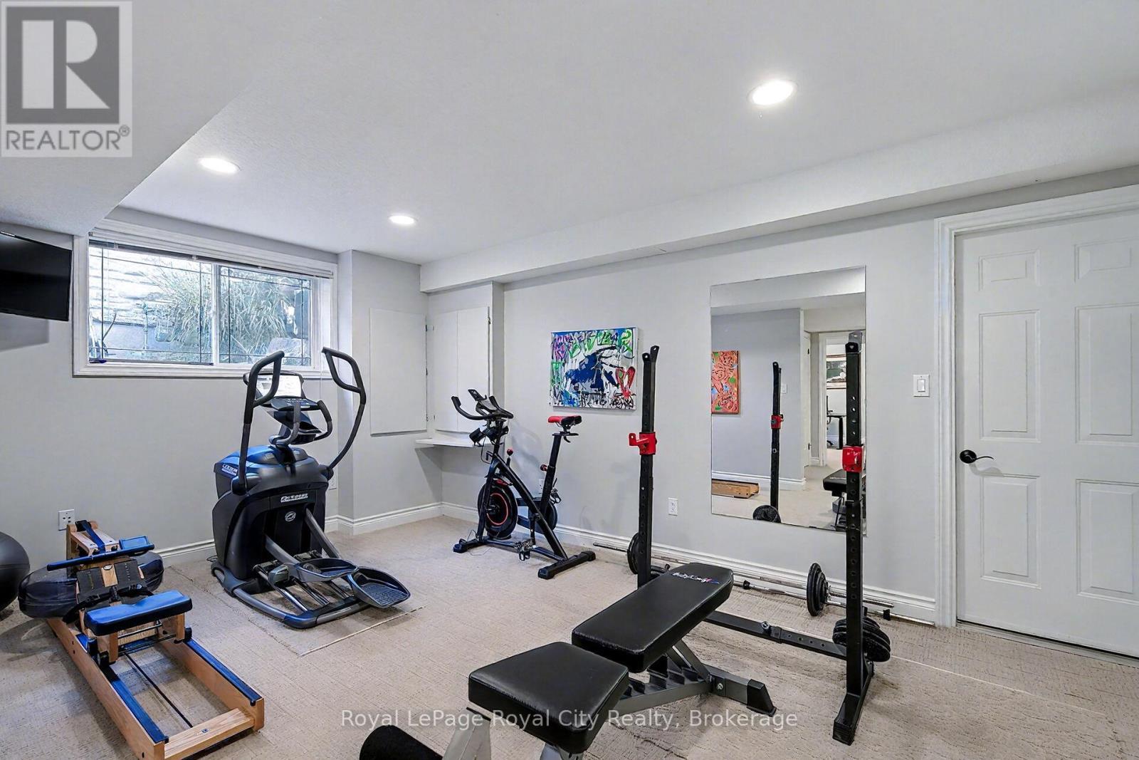 












8 ZADUK PLACE

,
Guelph (Kortright East),




Ontario
N1G0A7

