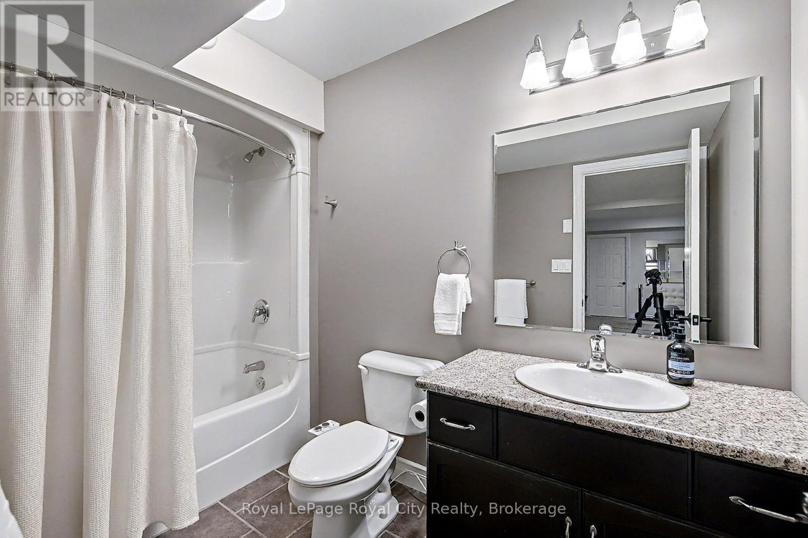 












8 ZADUK PLACE

,
Guelph (Kortright East),




Ontario
N1G0A7

