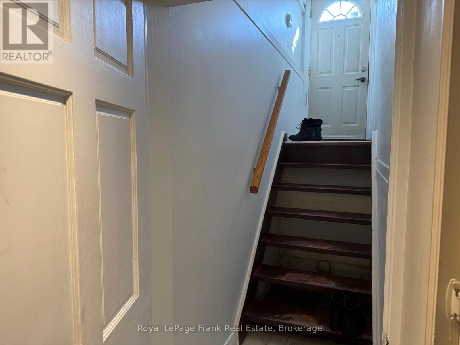 












LOWER - 249 LUCAS STREET

,
Richmond Hill,




Ontario
L4C4P9

