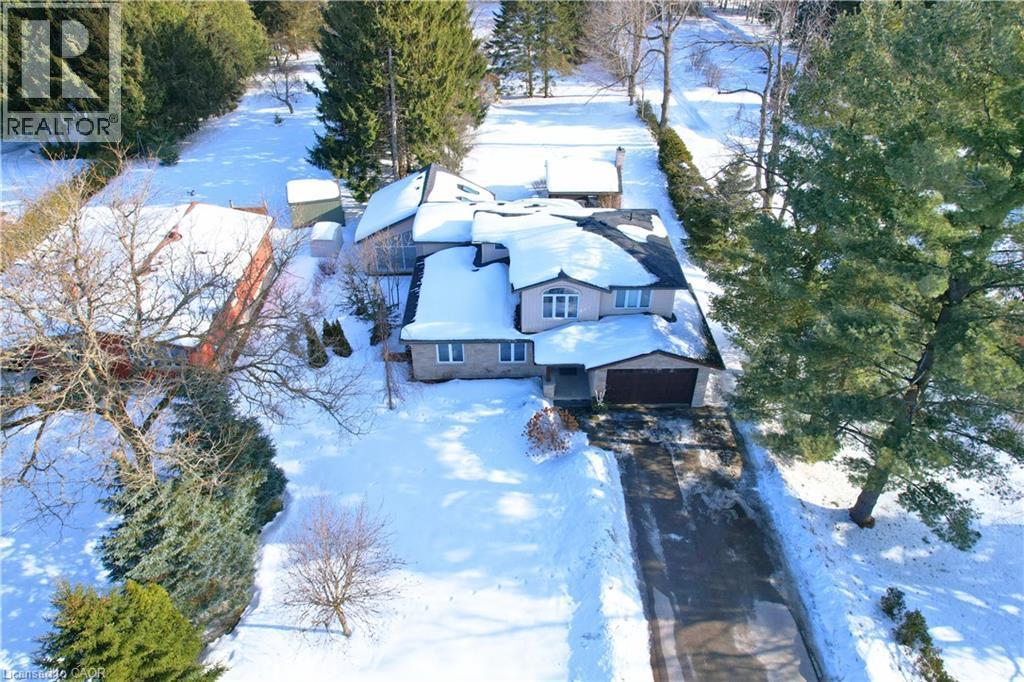 












45 SIDEROAD 18

,
Fergus,




Ontario
N1M2W3

