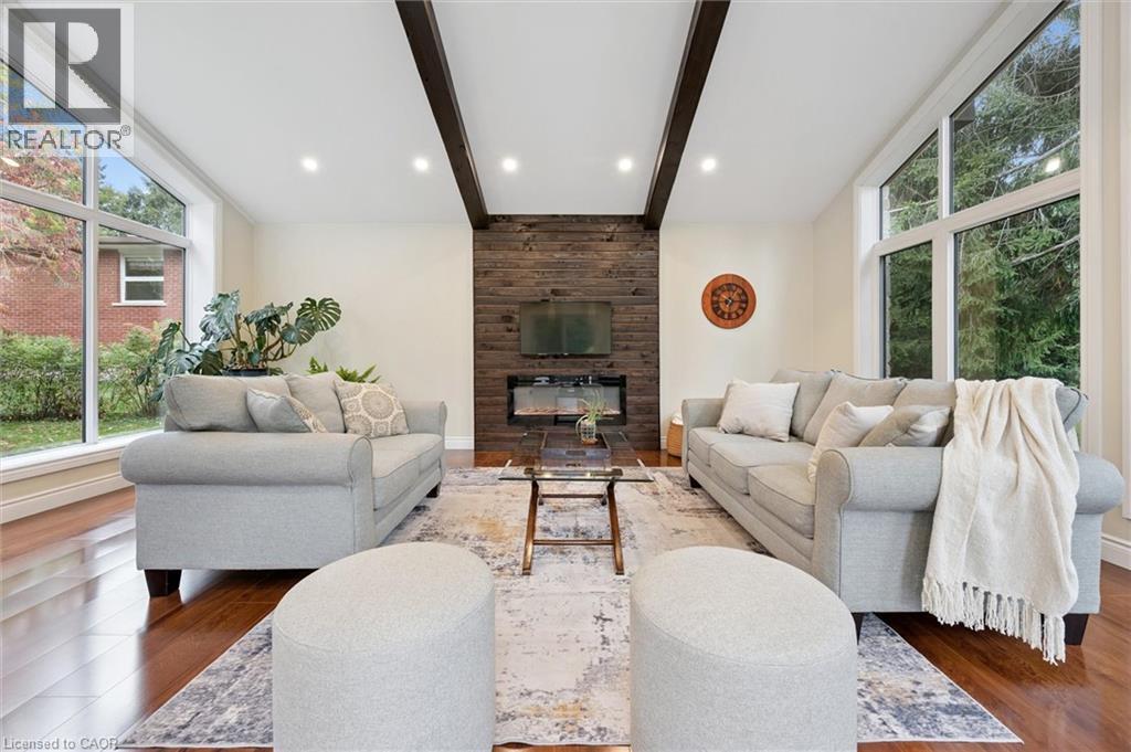 












45 SIDEROAD 18

,
Fergus,




Ontario
N1M2W3

