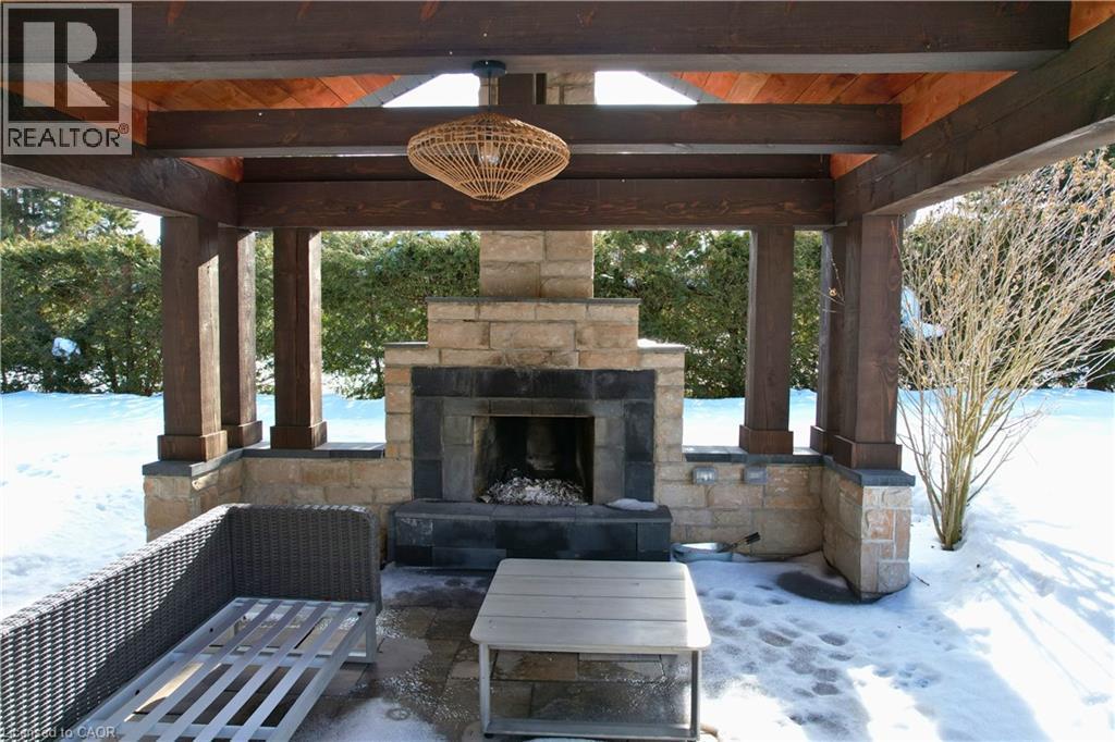 












45 SIDEROAD 18

,
Fergus,




Ontario
N1M2W3

