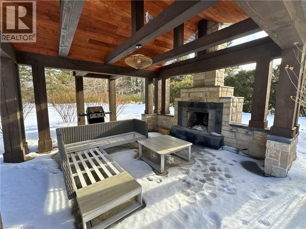 












45 SIDEROAD 18

,
Fergus,




Ontario
N1M2W3

