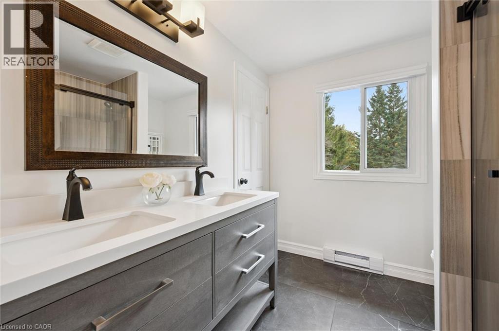 












45 SIDEROAD 18

,
Fergus,




Ontario
N1M2W3

