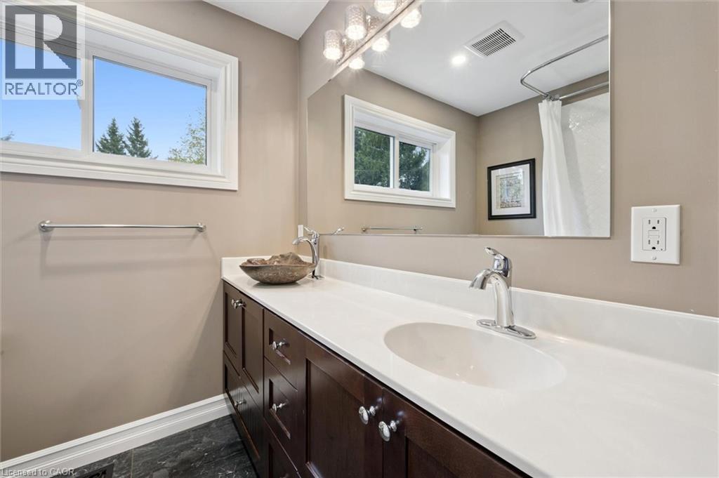 












45 SIDEROAD 18

,
Fergus,




Ontario
N1M2W3

