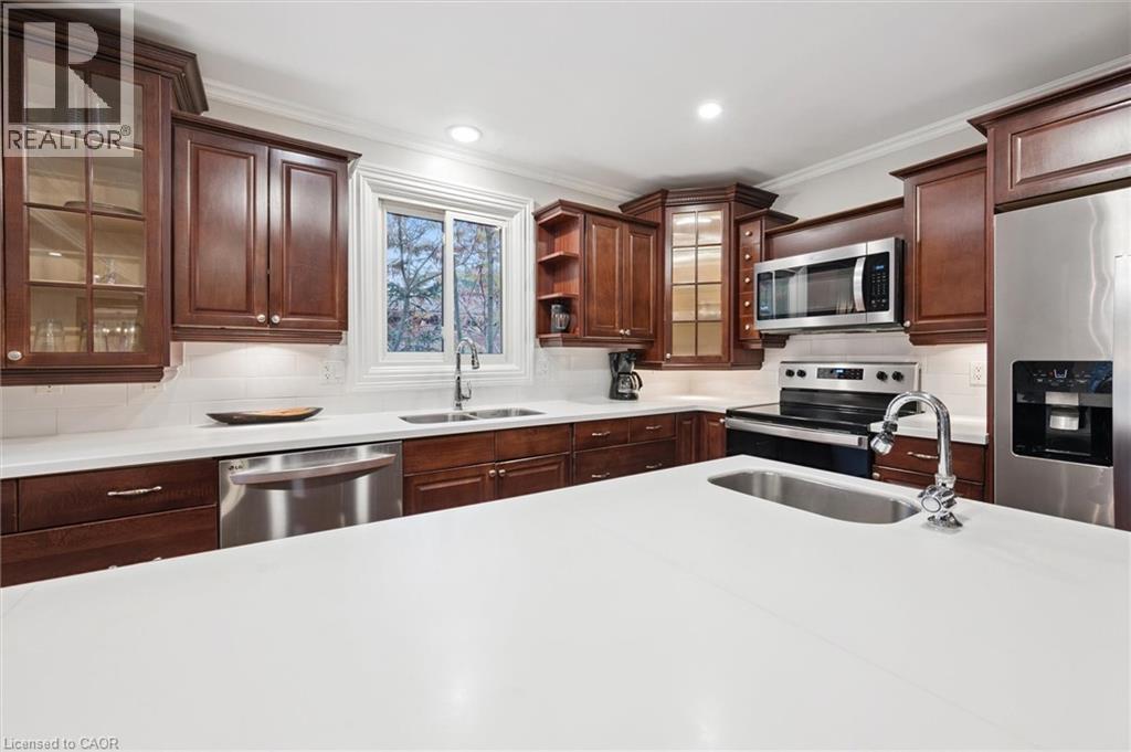 












45 SIDEROAD 18

,
Fergus,




Ontario
N1M2W3

