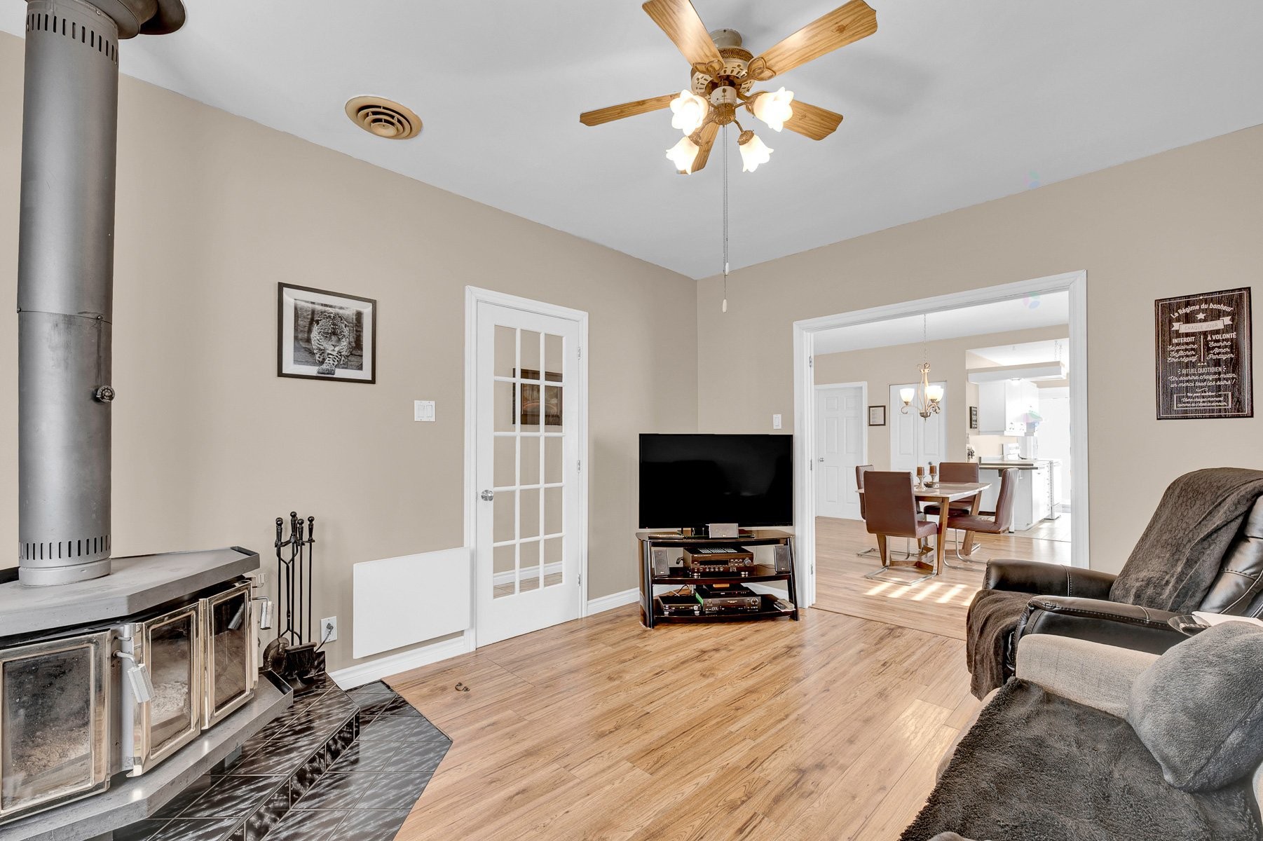 









261


Rue Chartrand

,
Saint-Jérôme,




QC
J7Z4Y8

