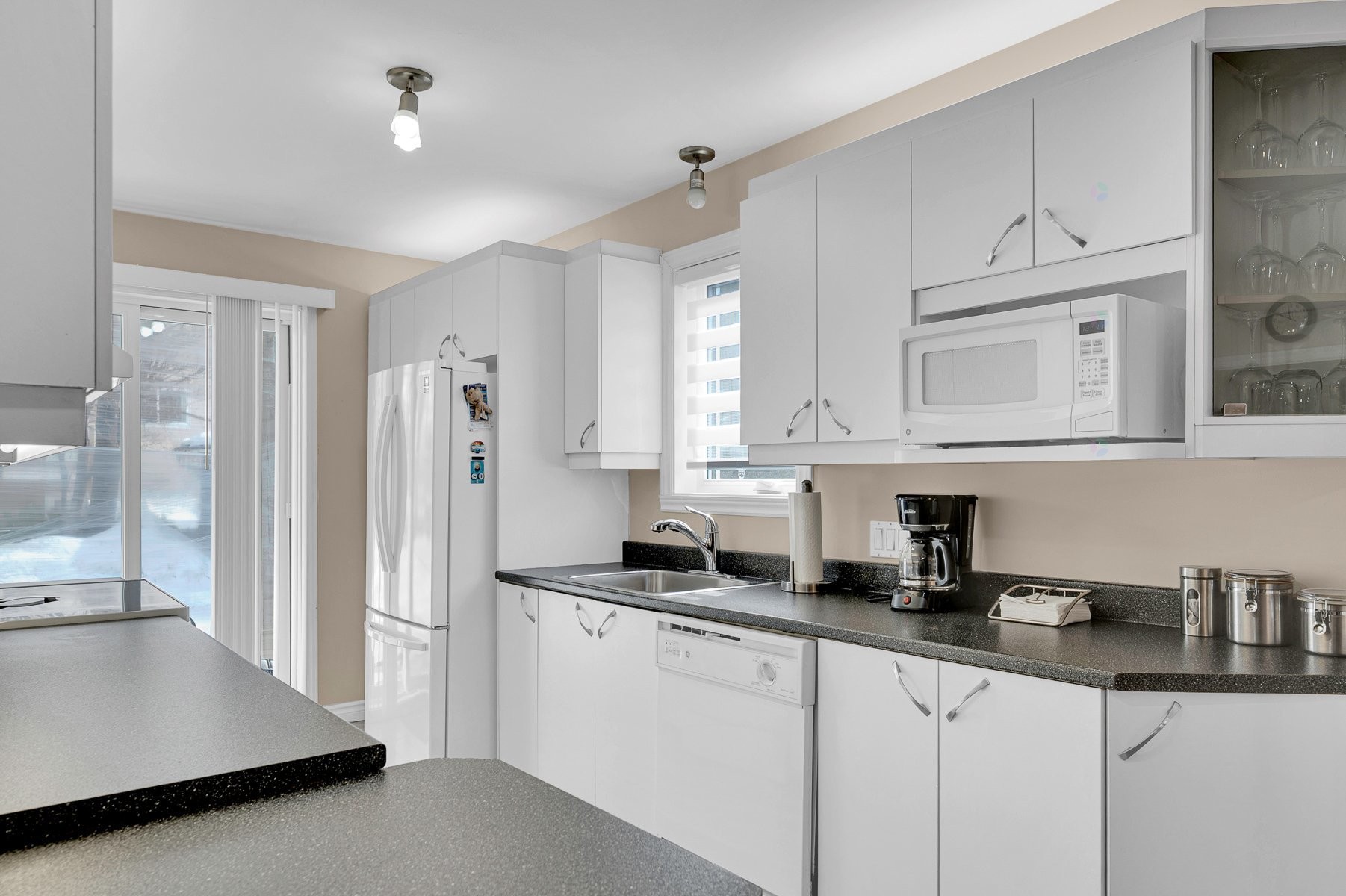 









261


Rue Chartrand

,
Saint-Jérôme,




QC
J7Z4Y8

