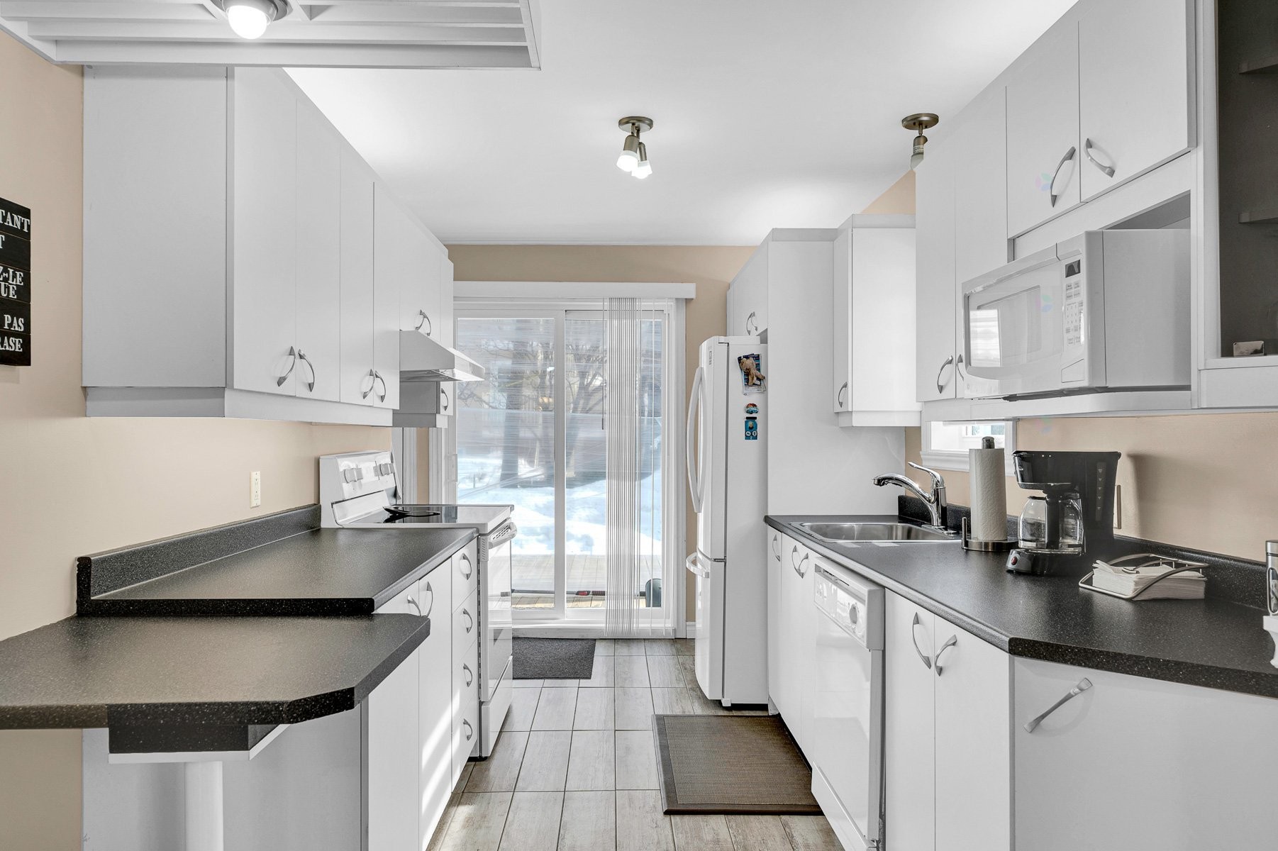 









261


Rue Chartrand

,
Saint-Jérôme,




QC
J7Z4Y8

