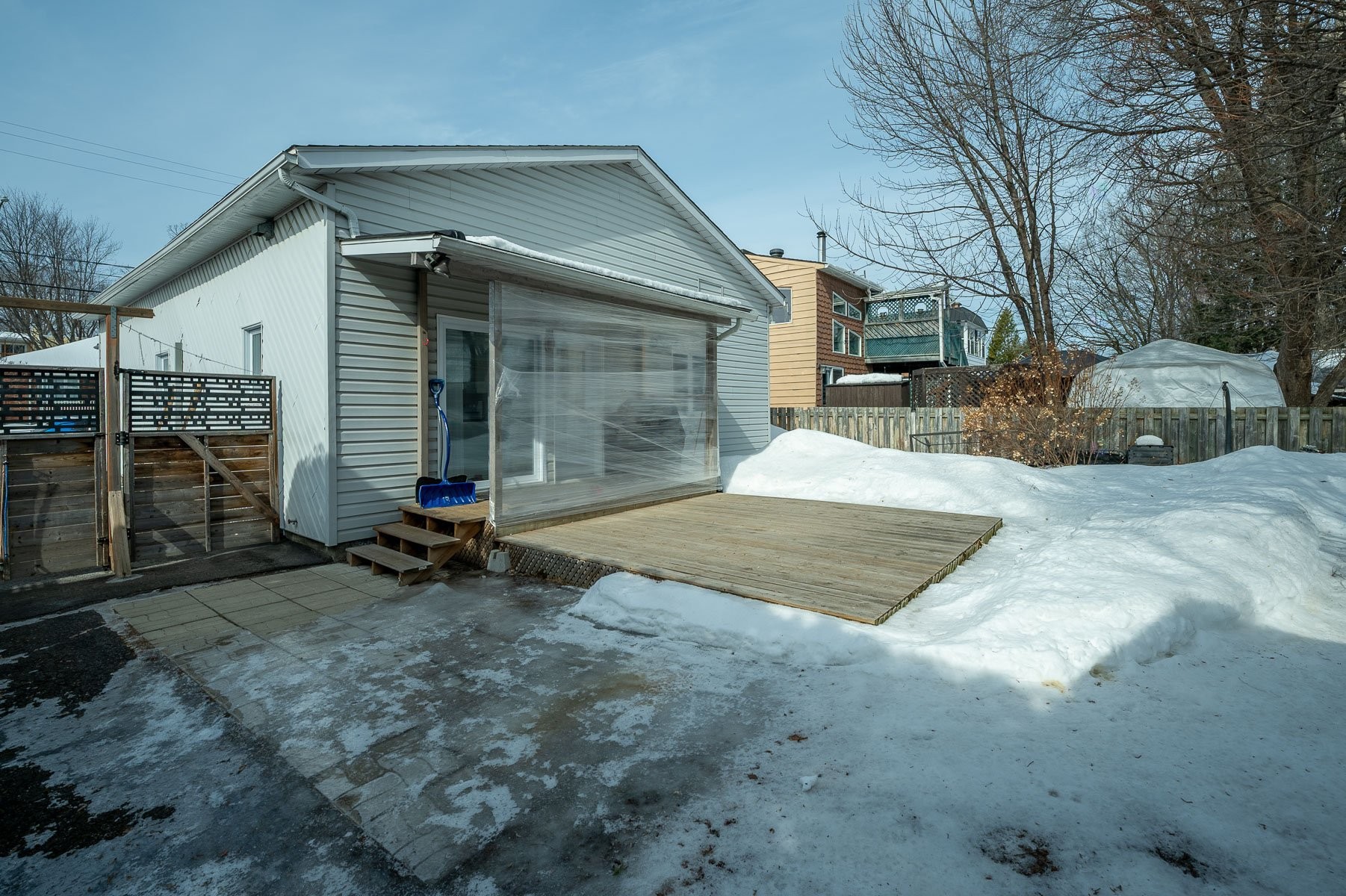 









261


Rue Chartrand

,
Saint-Jérôme,




QC
J7Z4Y8

