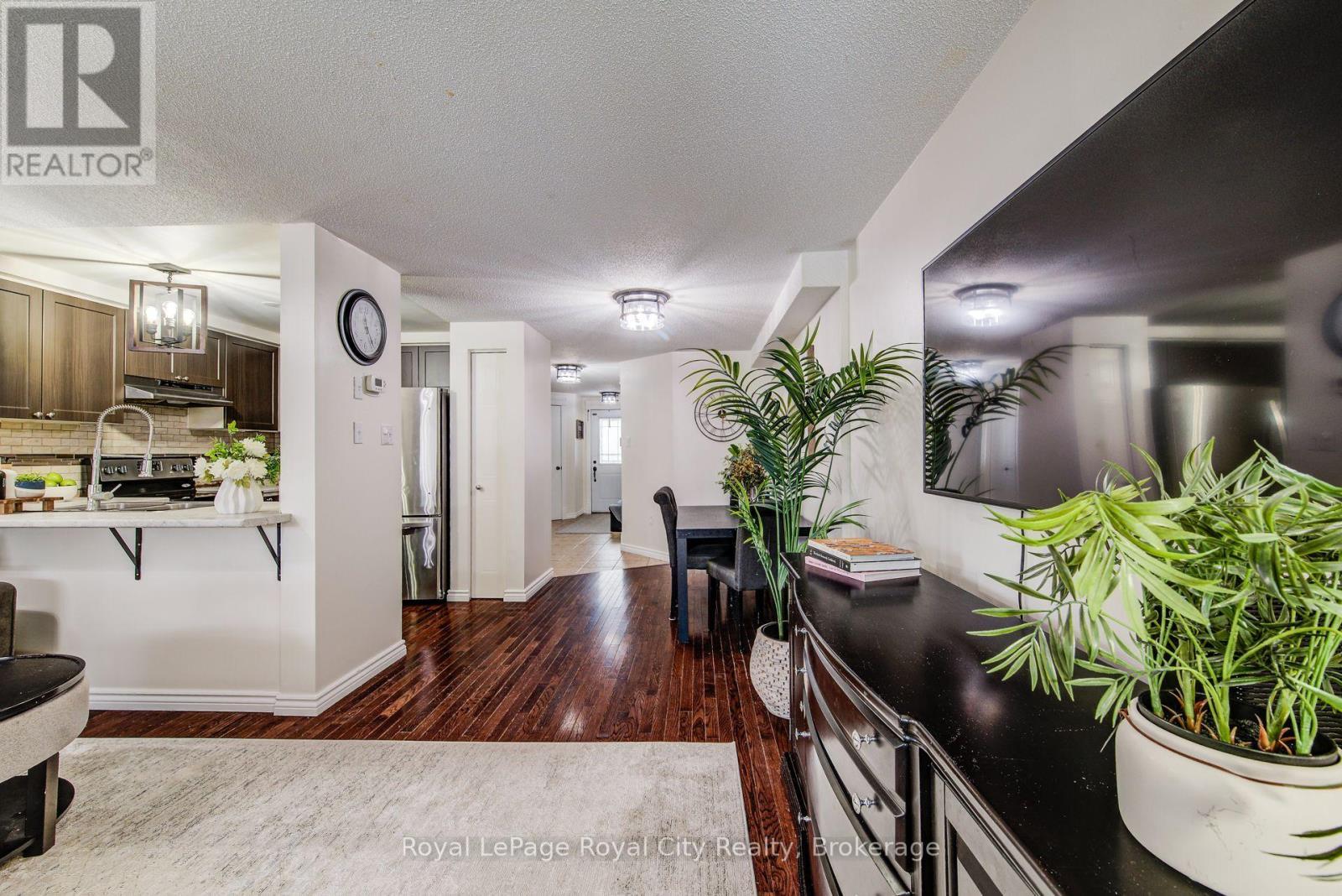 












473 FLANNERY DRIVE

,
Centre Wellington (Fergus),




Ontario
N1M3P1

