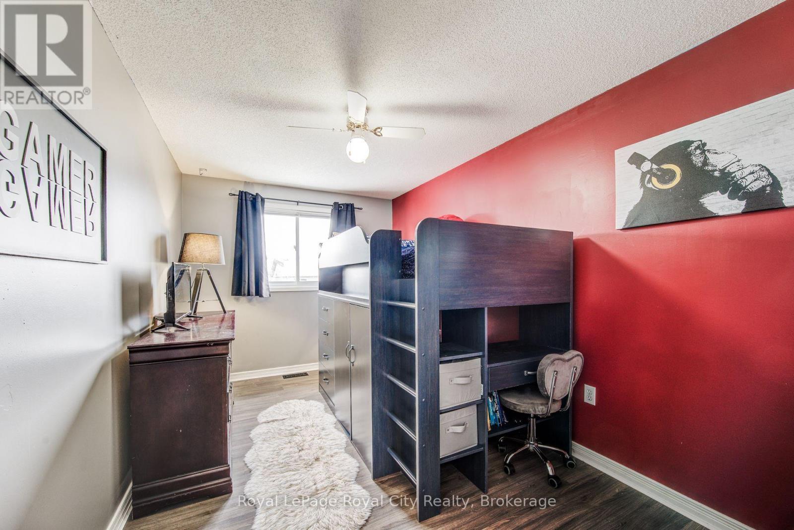 












473 FLANNERY DRIVE

,
Centre Wellington (Fergus),




Ontario
N1M3P1

