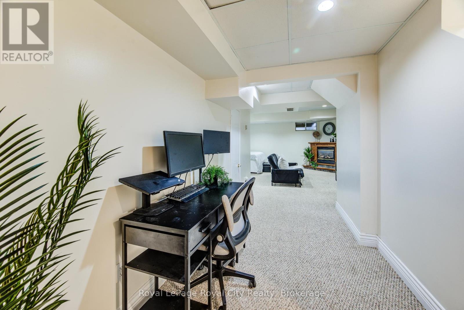 












473 FLANNERY DRIVE

,
Centre Wellington (Fergus),




Ontario
N1M3P1

