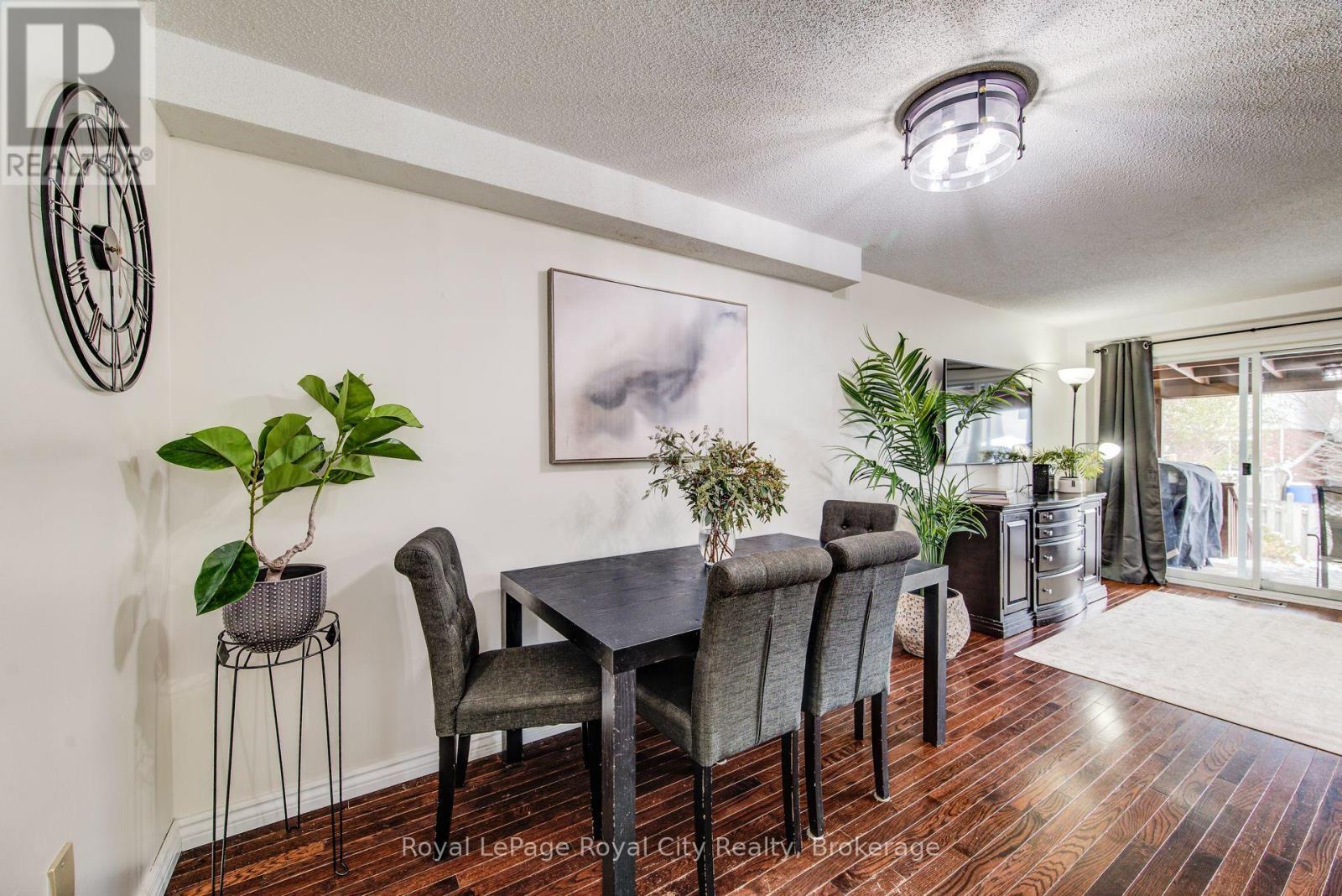 












473 FLANNERY DRIVE

,
Centre Wellington (Fergus),




Ontario
N1M3P1

