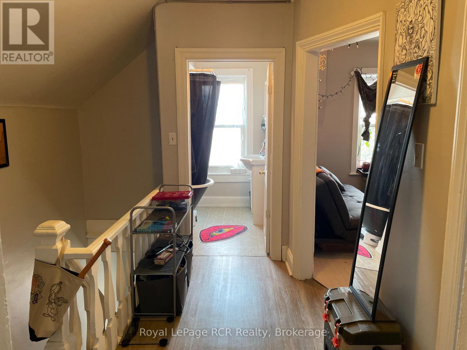 












581 7TH AVENUE

,
Hanover,




Ontario
N4N2J9

