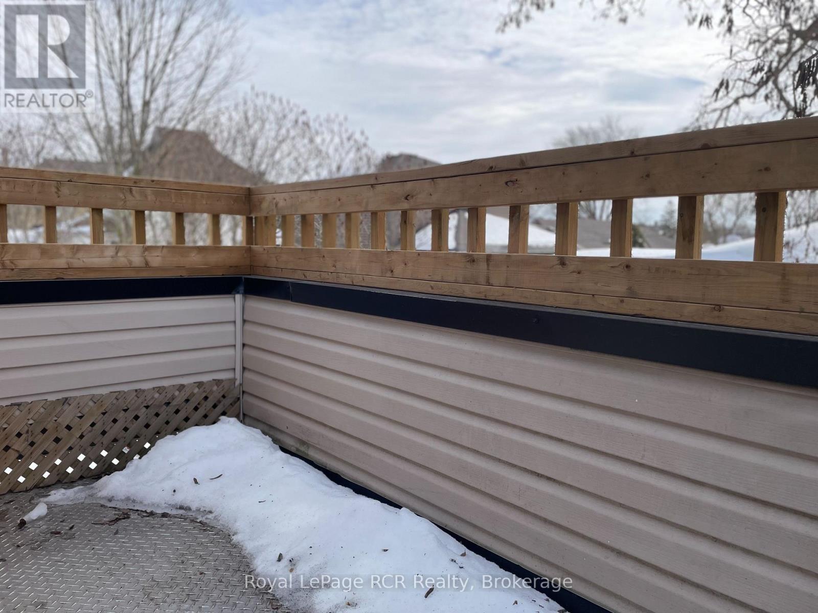 












581 7TH AVENUE

,
Hanover,




Ontario
N4N2J9

