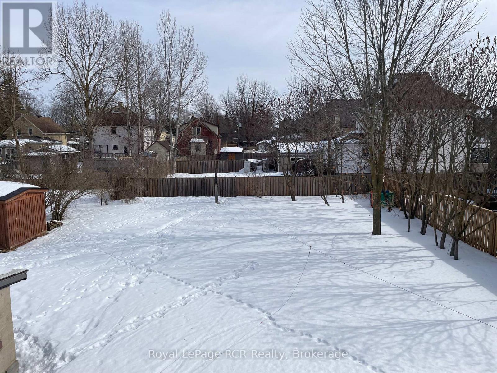 












581 7TH AVENUE

,
Hanover,




Ontario
N4N2J9

