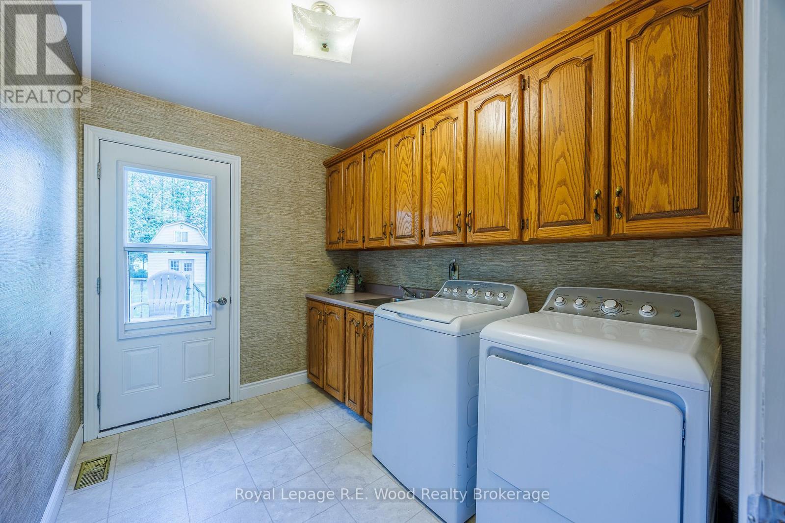












164047 BROWNSVILLE ROAD

,
South-West Oxford,




Ontario
N4G4G8

