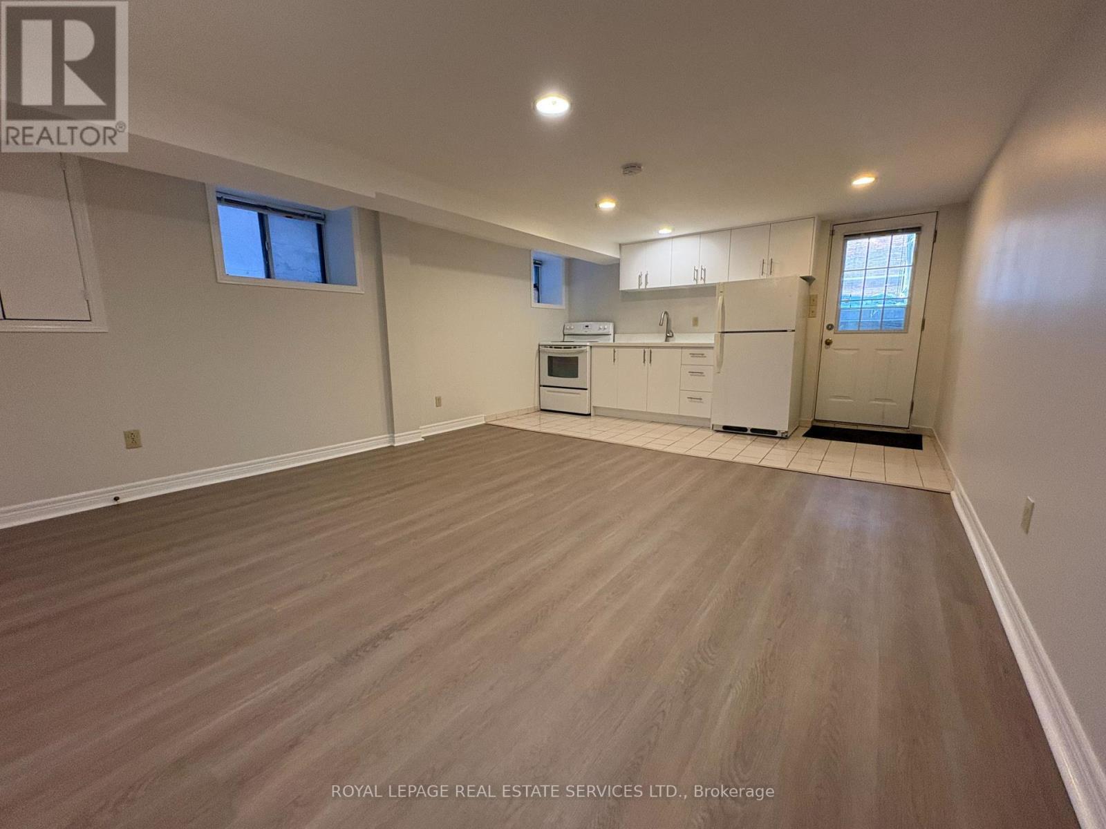 












BASEMENT - 782 PALMERSTON AVENUE

,
Toronto,




Ontario
M6G2R5

