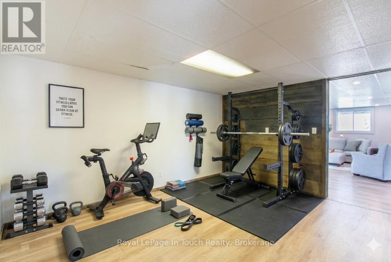 












108 ROBERT STREET W

,
Penetanguishene,




Ontario
L9M1P1

