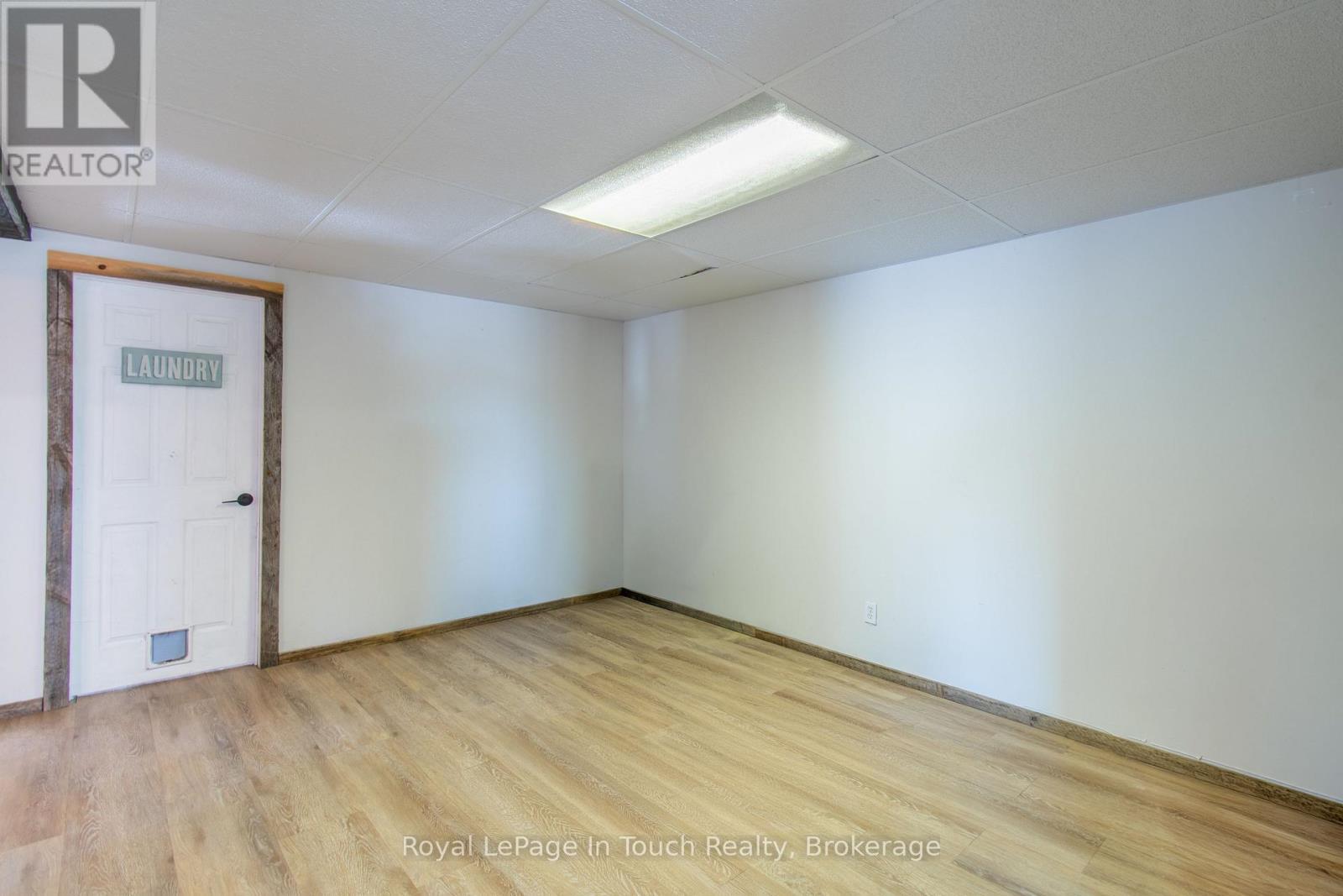 












108 ROBERT STREET W

,
Penetanguishene,




Ontario
L9M1P1

