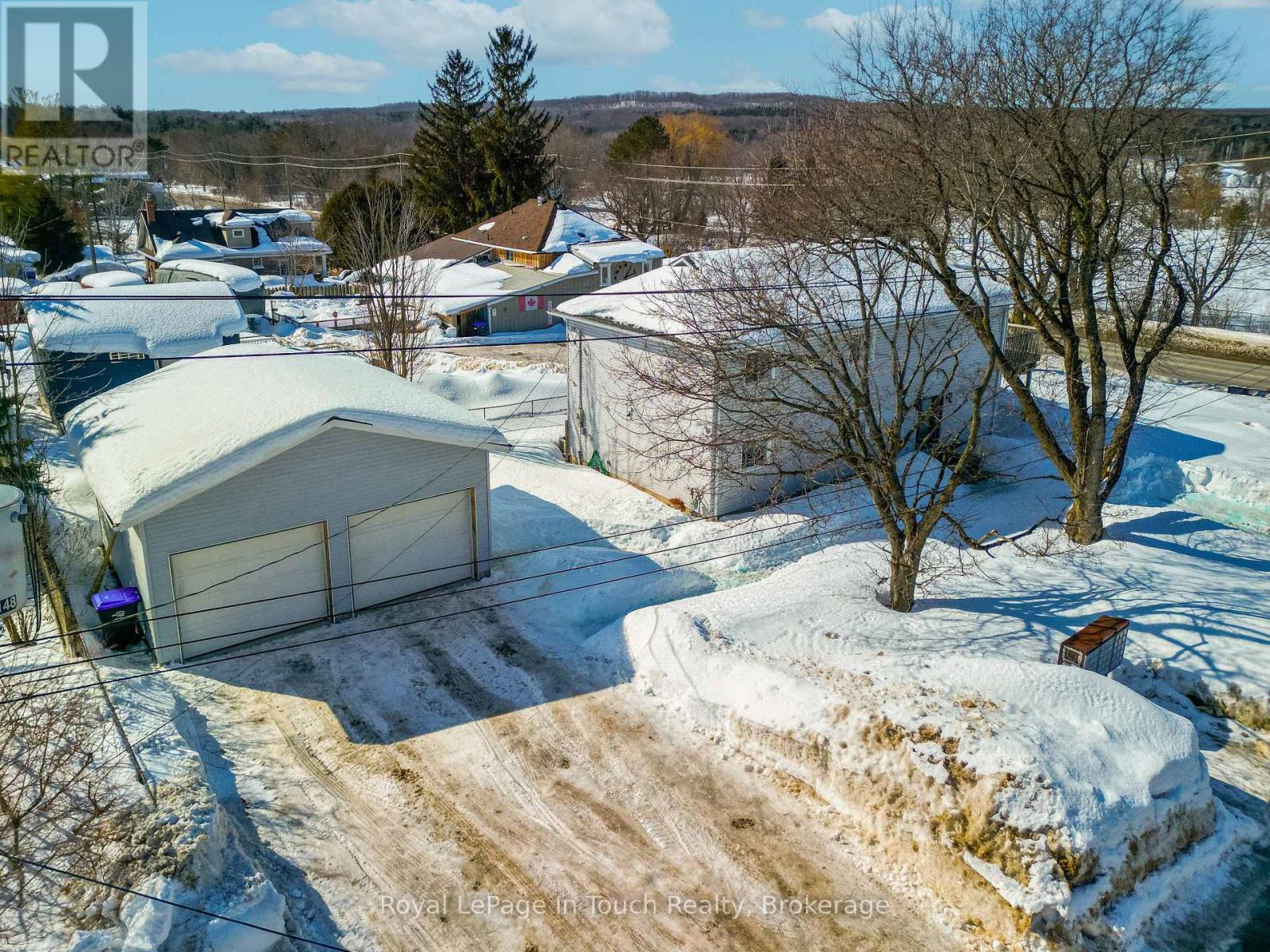 












108 ROBERT STREET W

,
Penetanguishene,




Ontario
L9M1P1

