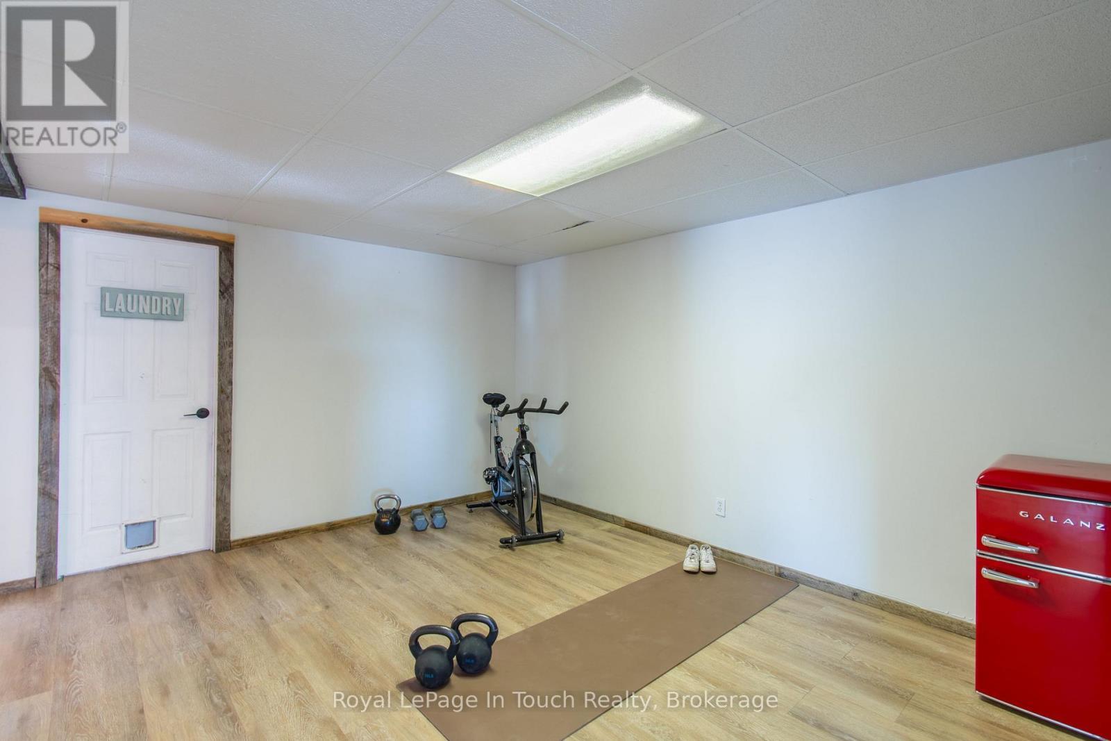 












108 ROBERT STREET W

,
Penetanguishene,




Ontario
L9M1P1

