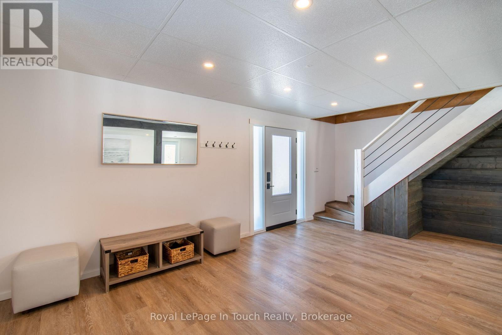 












108 ROBERT STREET W

,
Penetanguishene,




Ontario
L9M1P1

