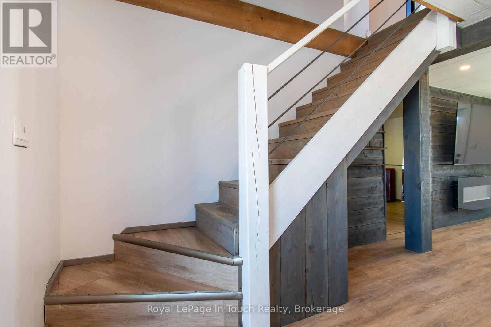 












108 ROBERT STREET W

,
Penetanguishene,




Ontario
L9M1P1

