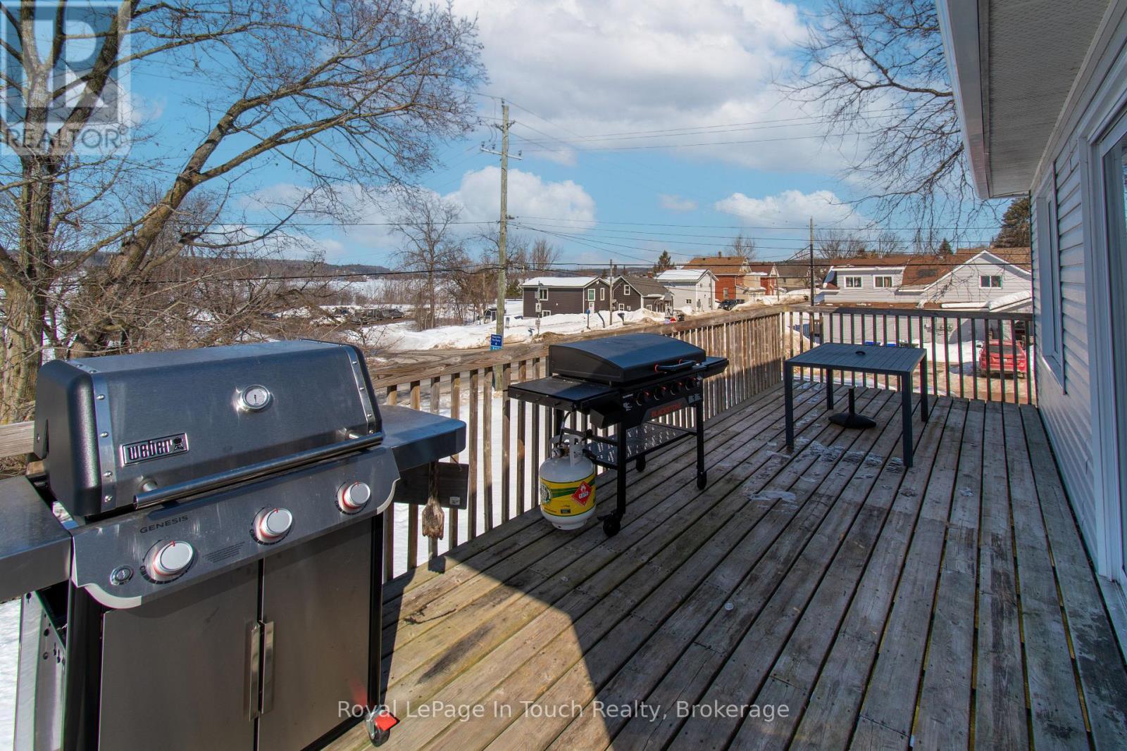 












108 ROBERT STREET W

,
Penetanguishene,




Ontario
L9M1P1

