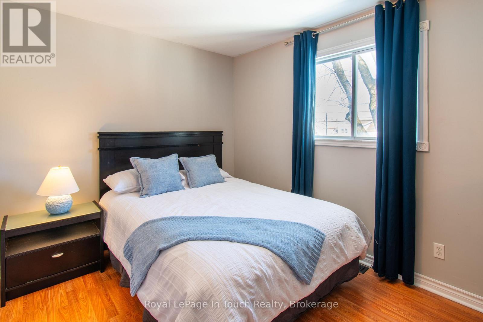 












108 ROBERT STREET W

,
Penetanguishene,




Ontario
L9M1P1

