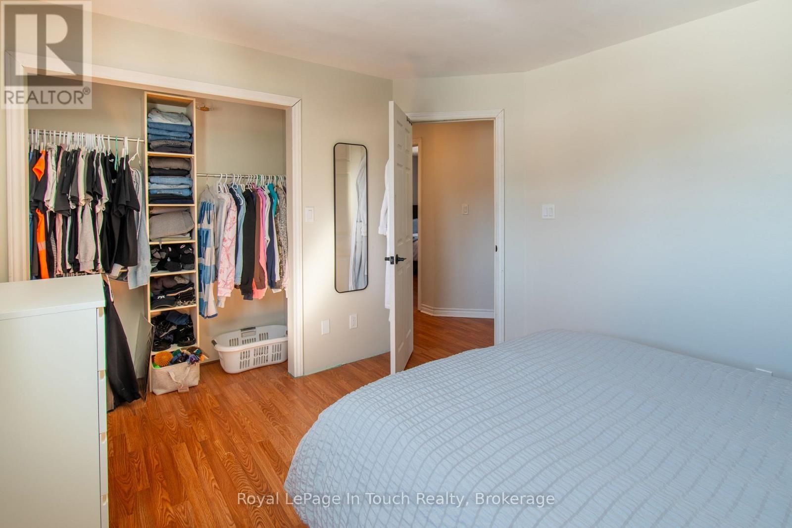 












108 ROBERT STREET W

,
Penetanguishene,




Ontario
L9M1P1

