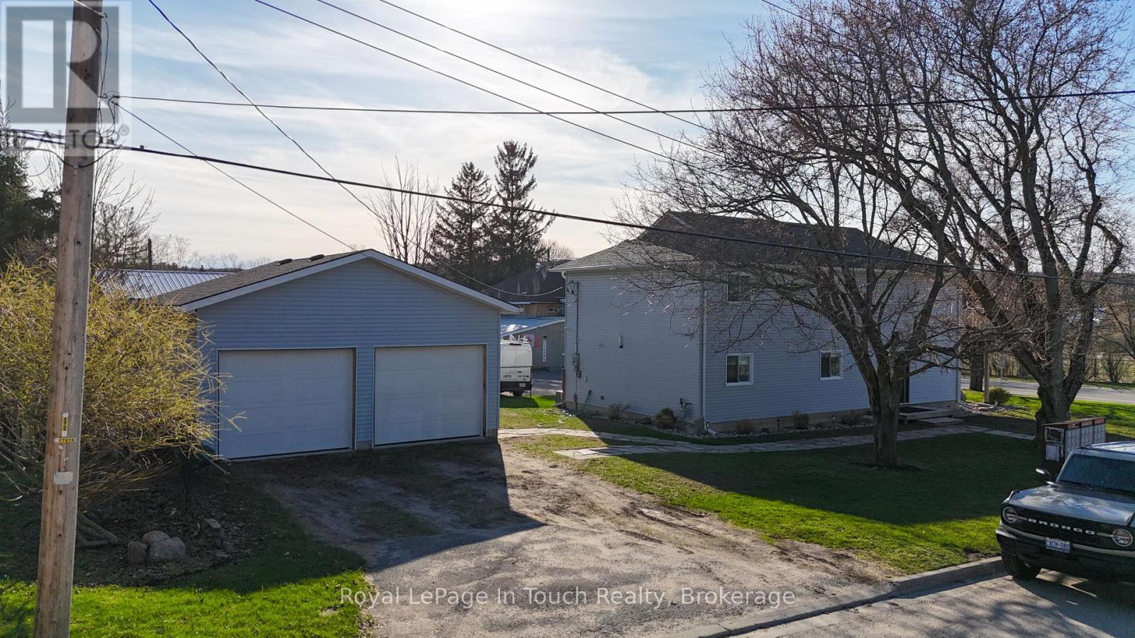 












108 ROBERT STREET W

,
Penetanguishene,




Ontario
L9M1P1

