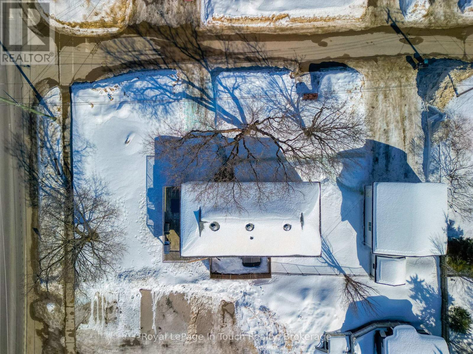 












108 ROBERT STREET W

,
Penetanguishene,




Ontario
L9M1P1

