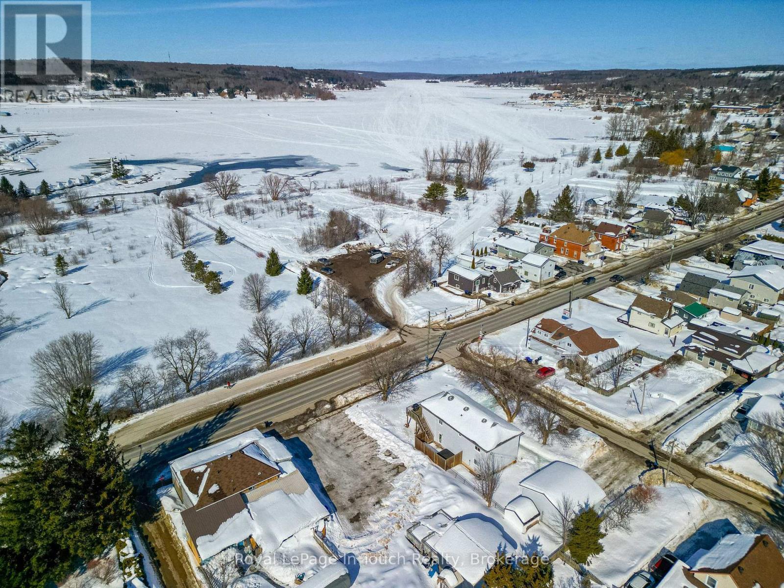 












108 ROBERT STREET W

,
Penetanguishene,




Ontario
L9M1P1

