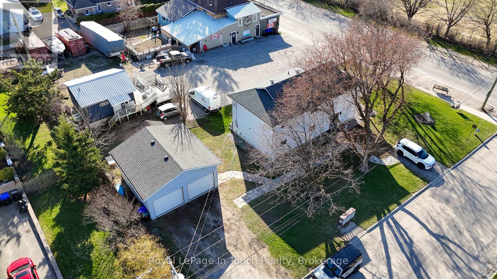 












108 ROBERT STREET W

,
Penetanguishene,




Ontario
L9M1P1

