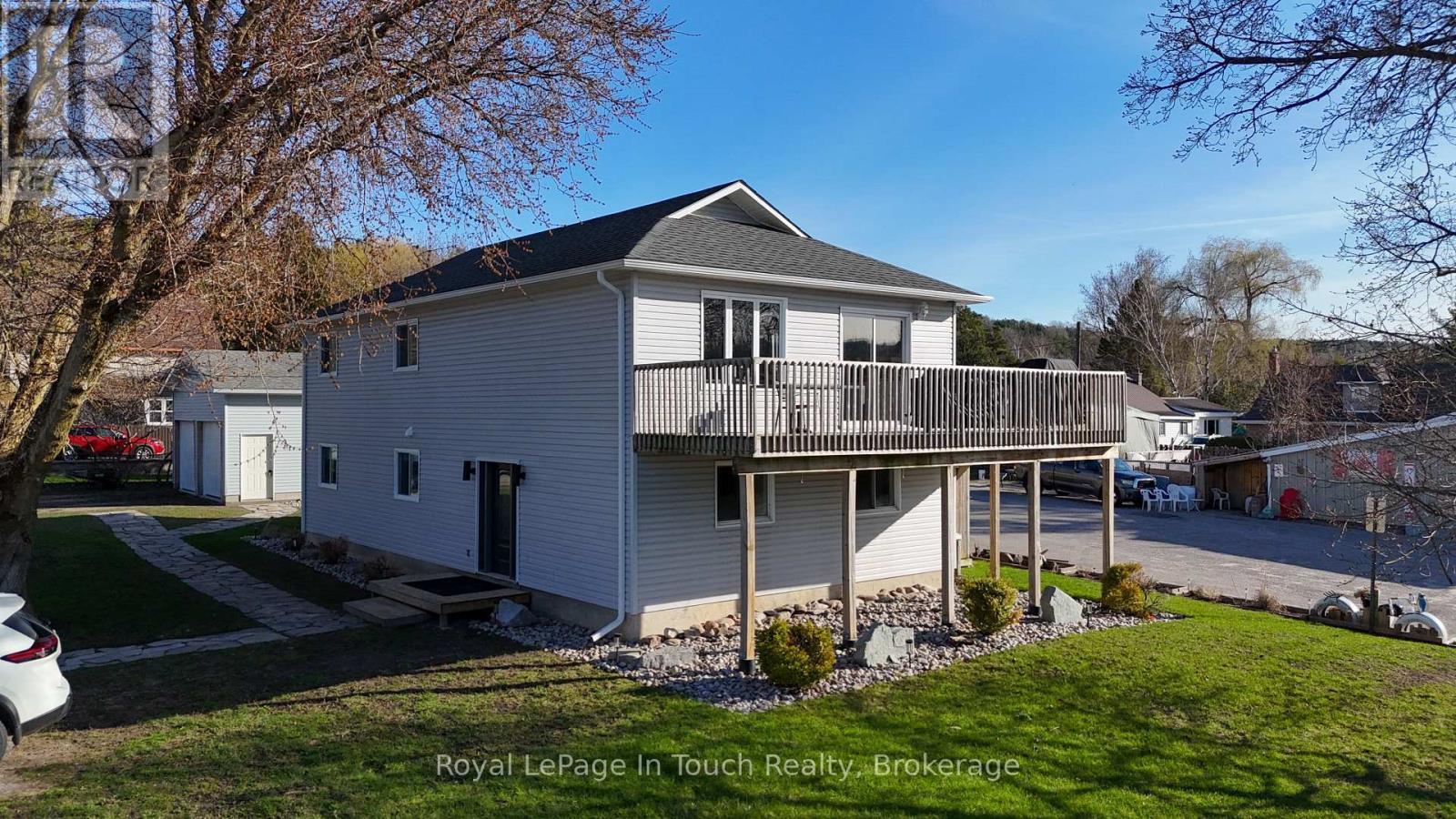 












108 ROBERT STREET W

,
Penetanguishene,




Ontario
L9M1P1

