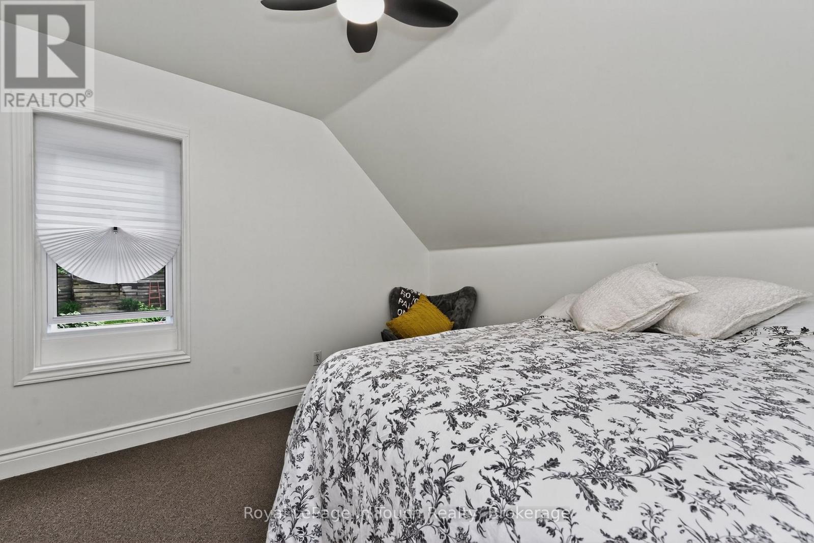 












330 THIRD STREET

,
Midland,




Ontario
L4R3S7

