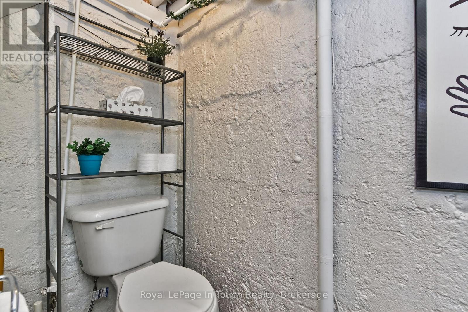 












330 THIRD STREET

,
Midland,




Ontario
L4R3S7

