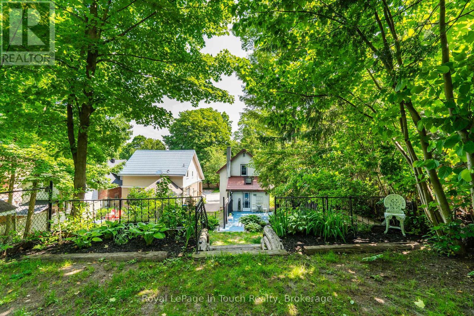 












330 THIRD STREET

,
Midland,




Ontario
L4R3S7

