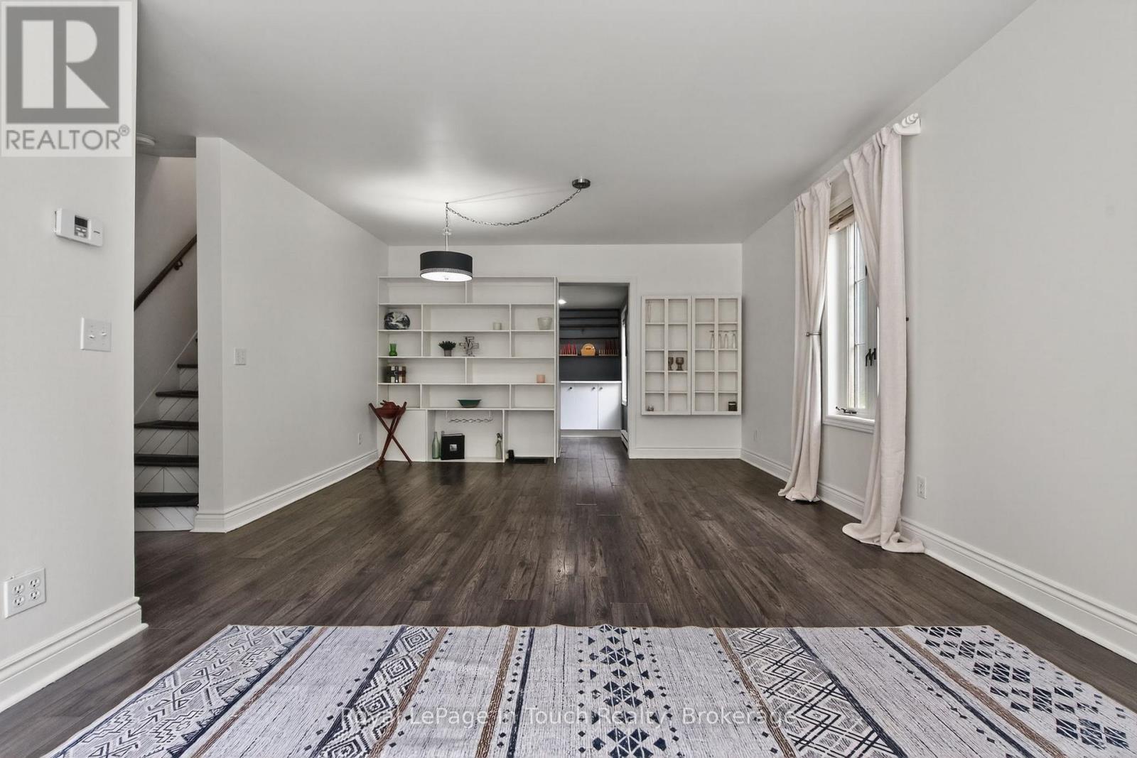 












330 THIRD STREET

,
Midland,




Ontario
L4R3S7

