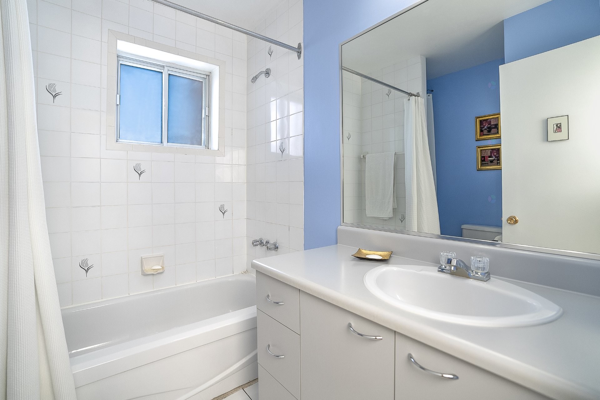 









1884


Av. Victoria

, 7,
Longueuil (Greenfield Park),




QC
J4V1M5

