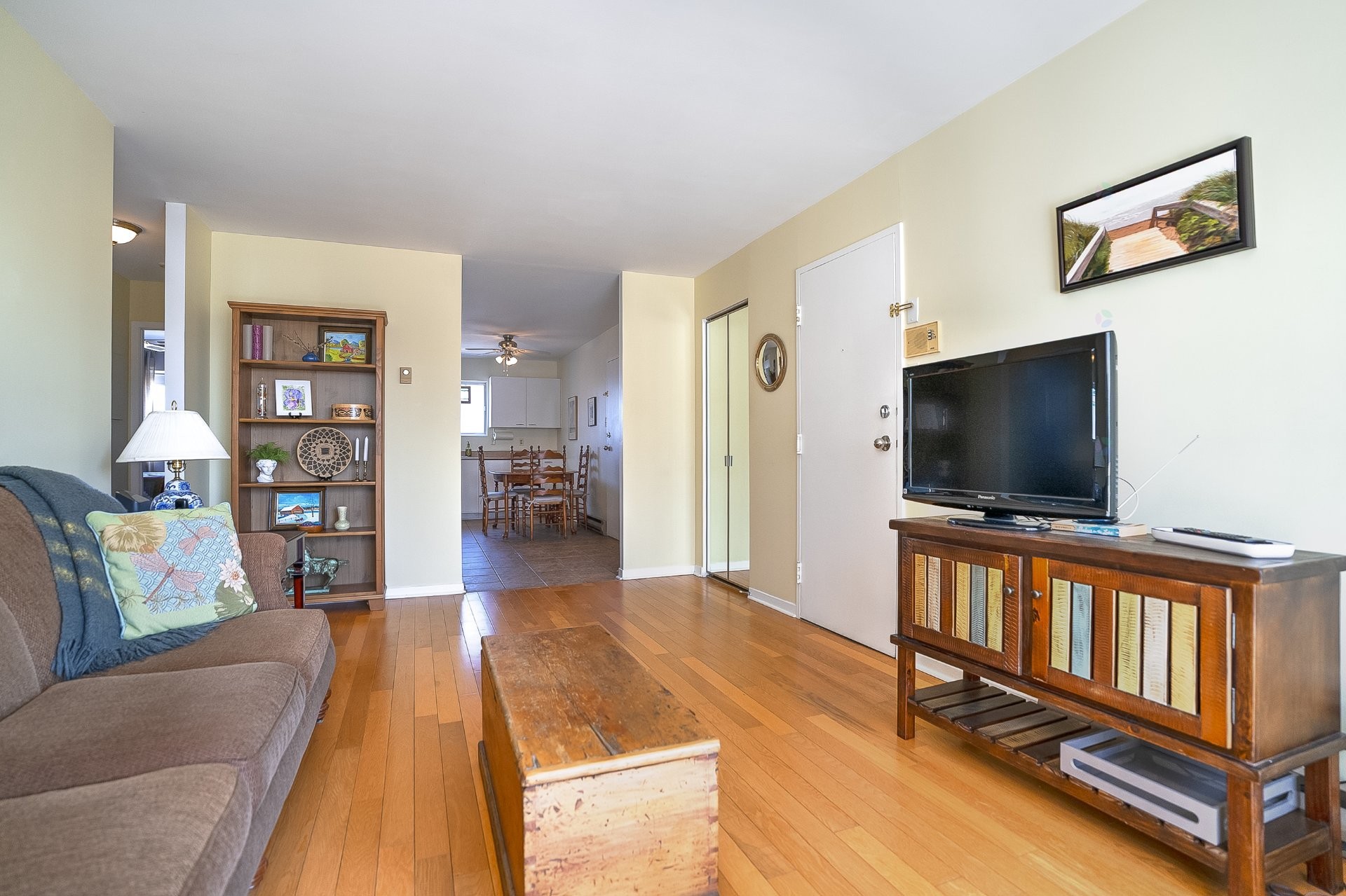 









1884


Av. Victoria

, 7,
Longueuil (Greenfield Park),




QC
J4V1M5

